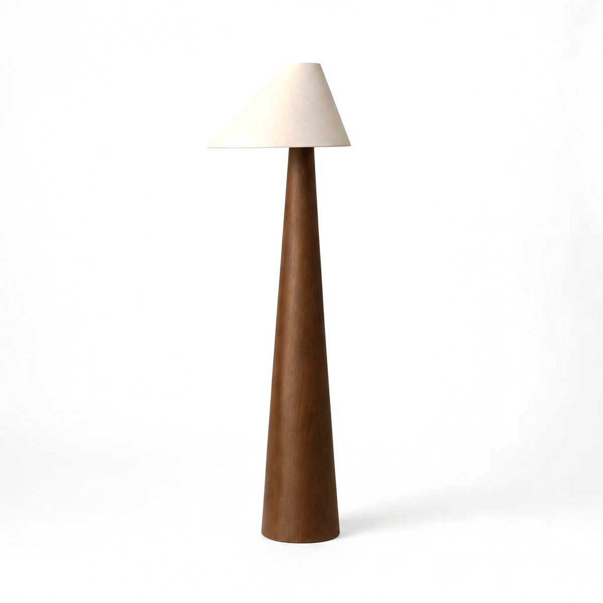 Timber golvlampa på vit bakgrund